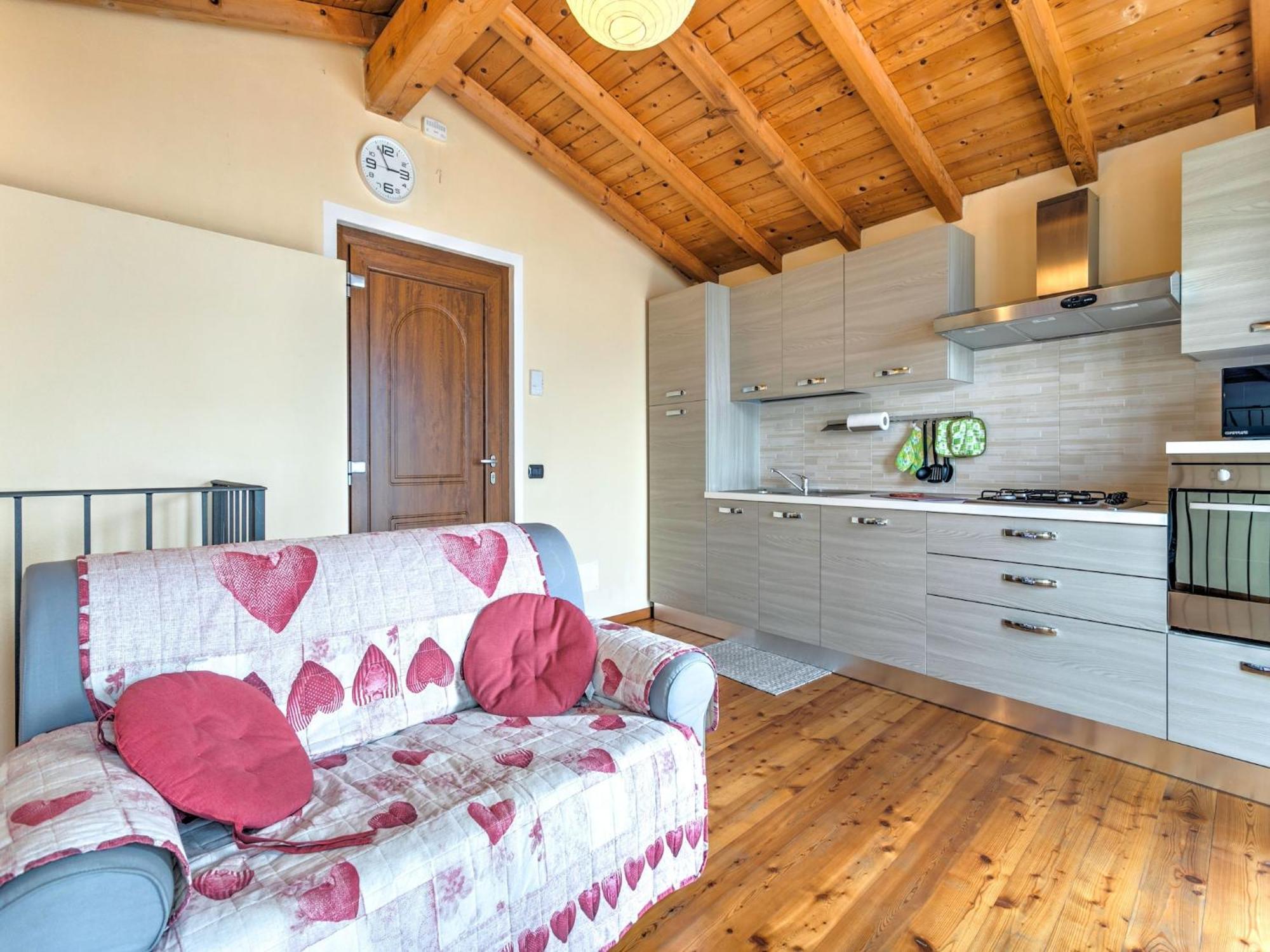 Wonderful Flat With Swimming Pool Lift And Garden Apartment Gravedona Bagian luar foto